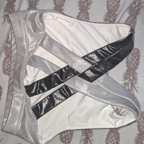 Last chance! JOYLAB SHINEY STRAPPY BACK Long Line Sport Bra or Dance Top Size S - Picture 7 of 7